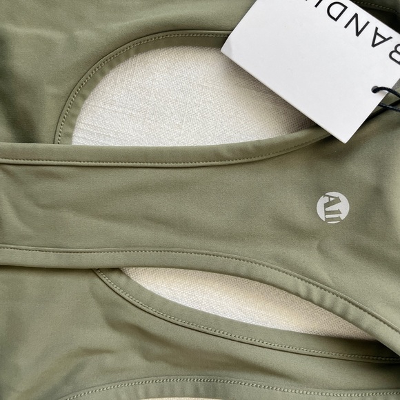 Brand New and in great condition! - Picture 3 of 3